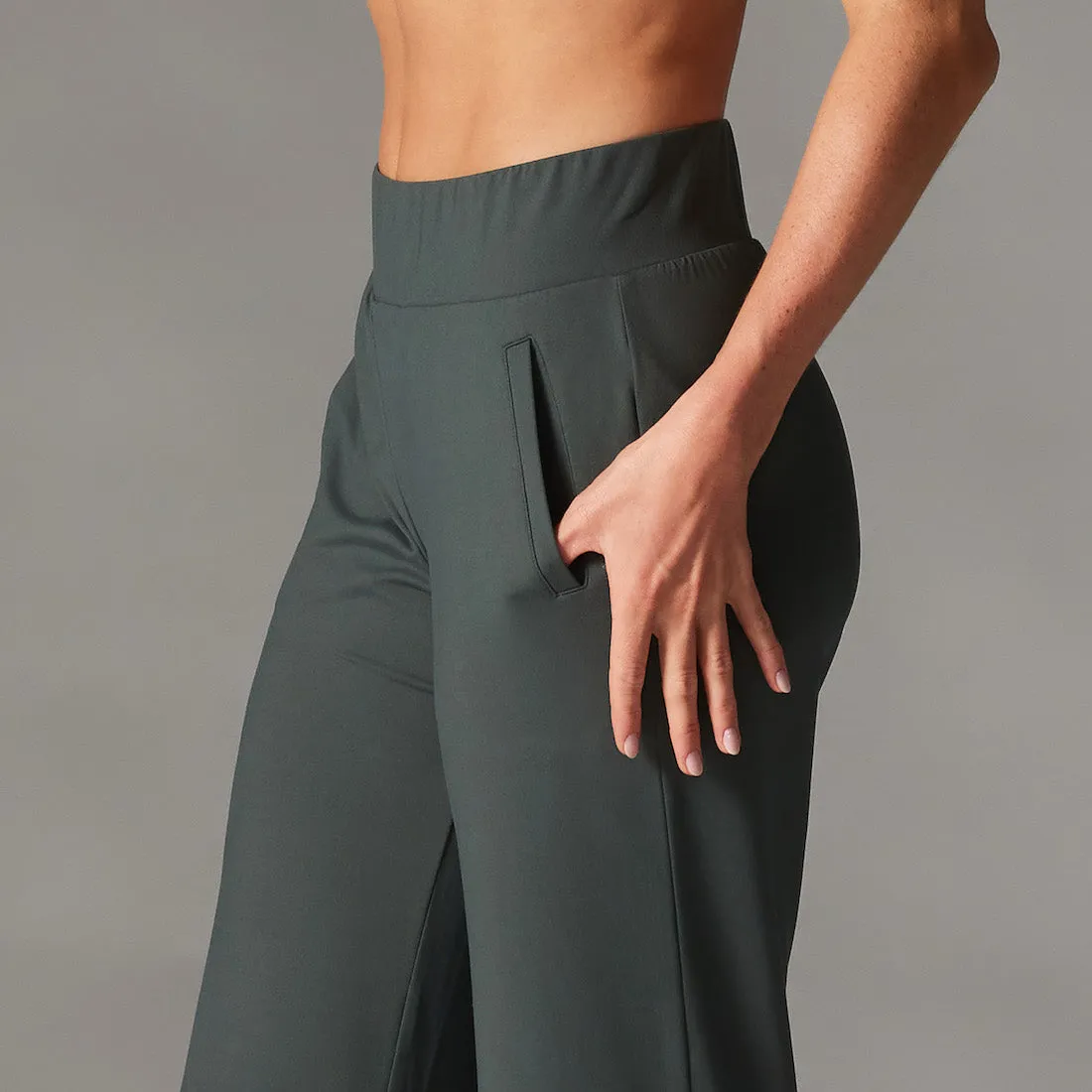 Tec Knit Wide Leg Pant